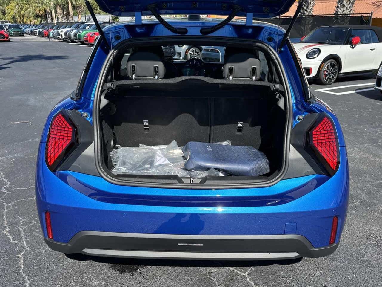 2026 MINI 2 DOOR SIGNATURE PLUS