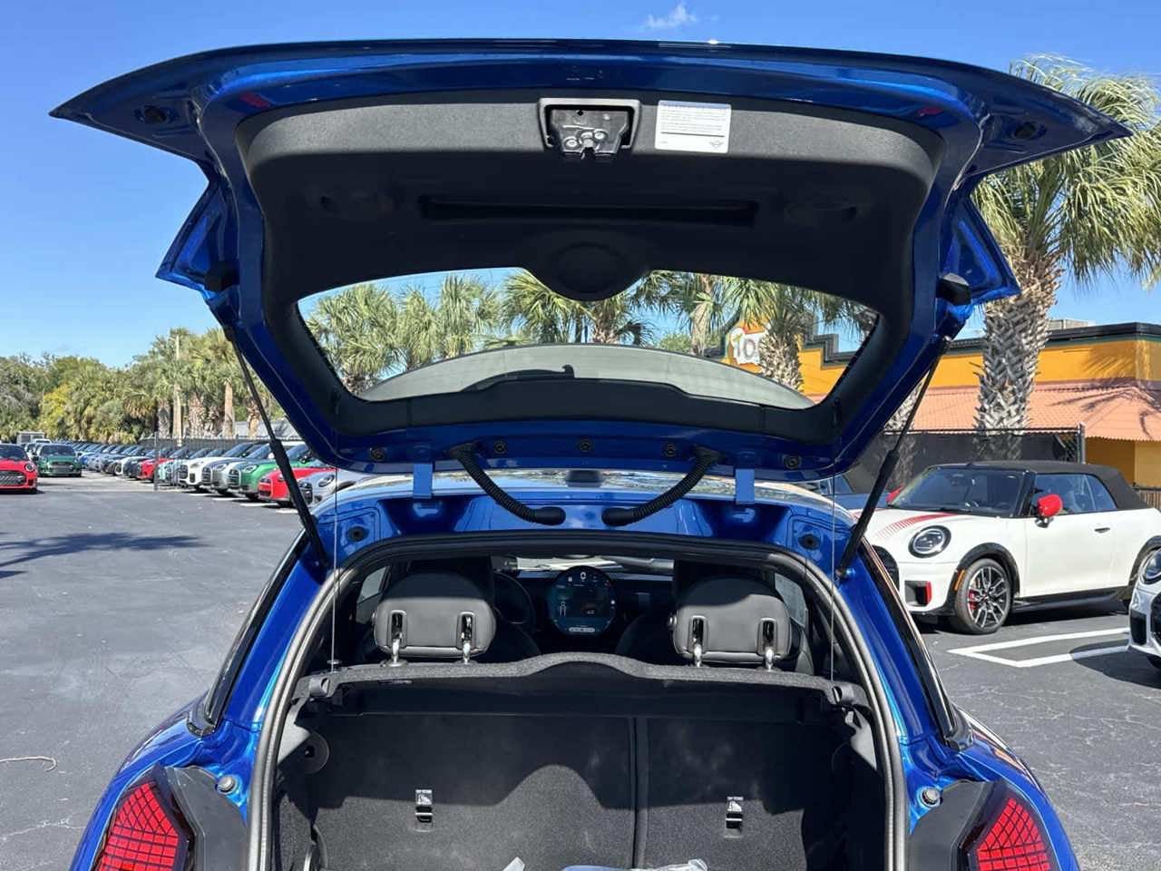 2026 MINI 2 DOOR SIGNATURE PLUS