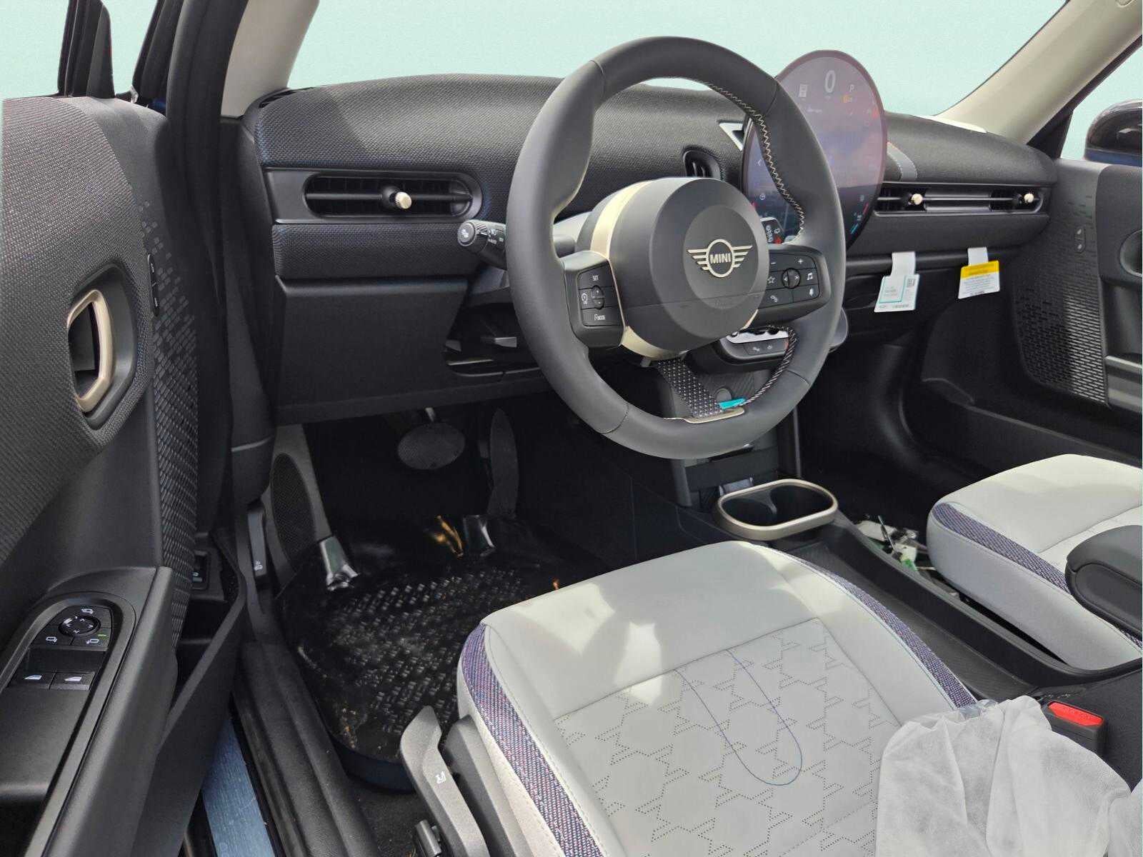 2026 MINI 2 DOOR SIGNATURE PLUS