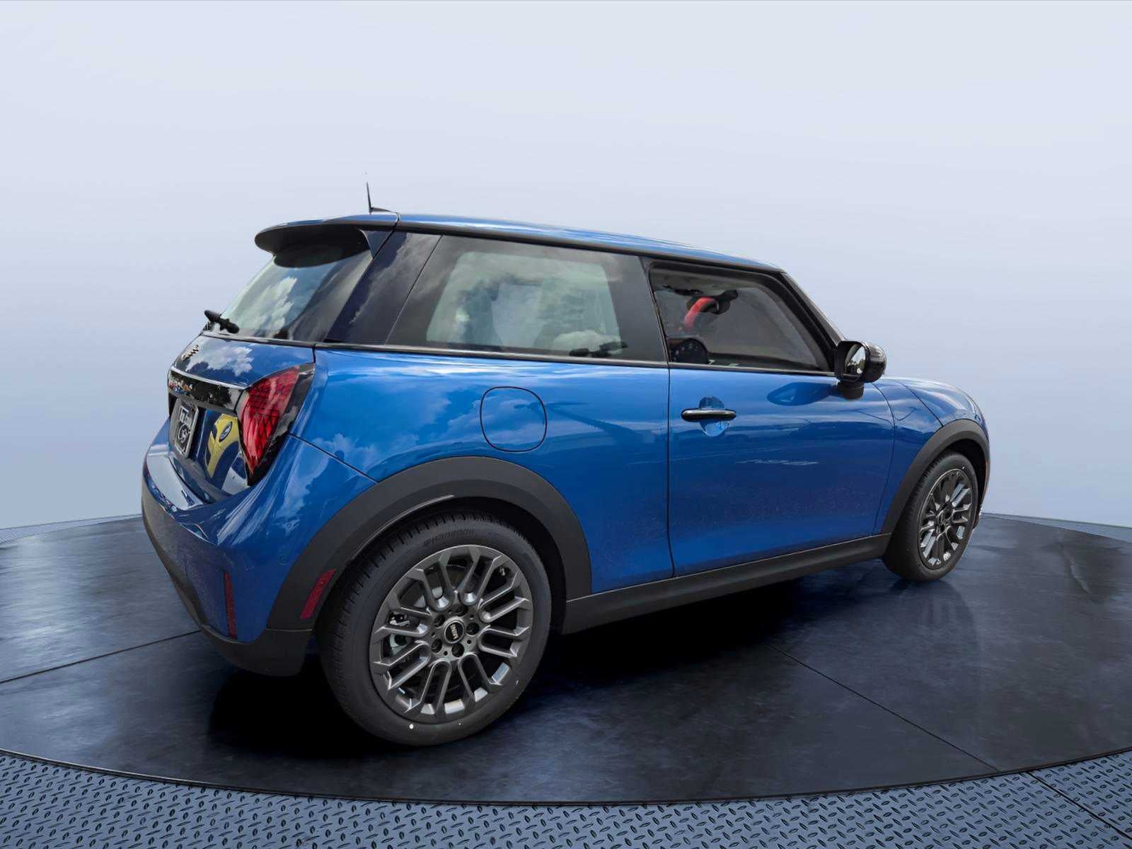 2026 MINI 2 DOOR SIGNATURE PLUS
