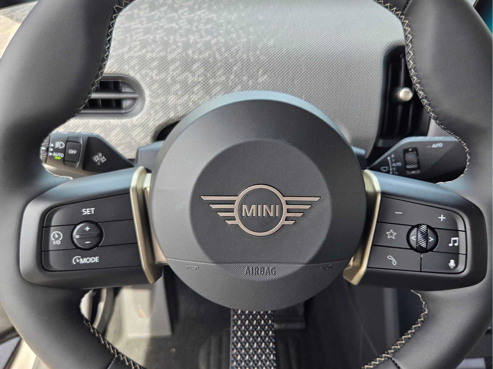2026 MINI CONVERTIBLE SIGNATURE PLUS