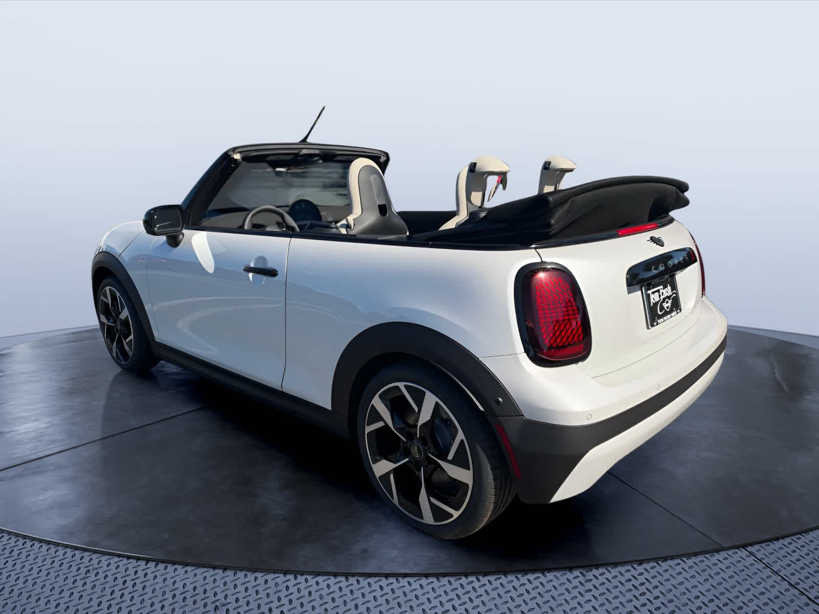 2027 MINI CONVERTIBLE SIGNATURE PLUS