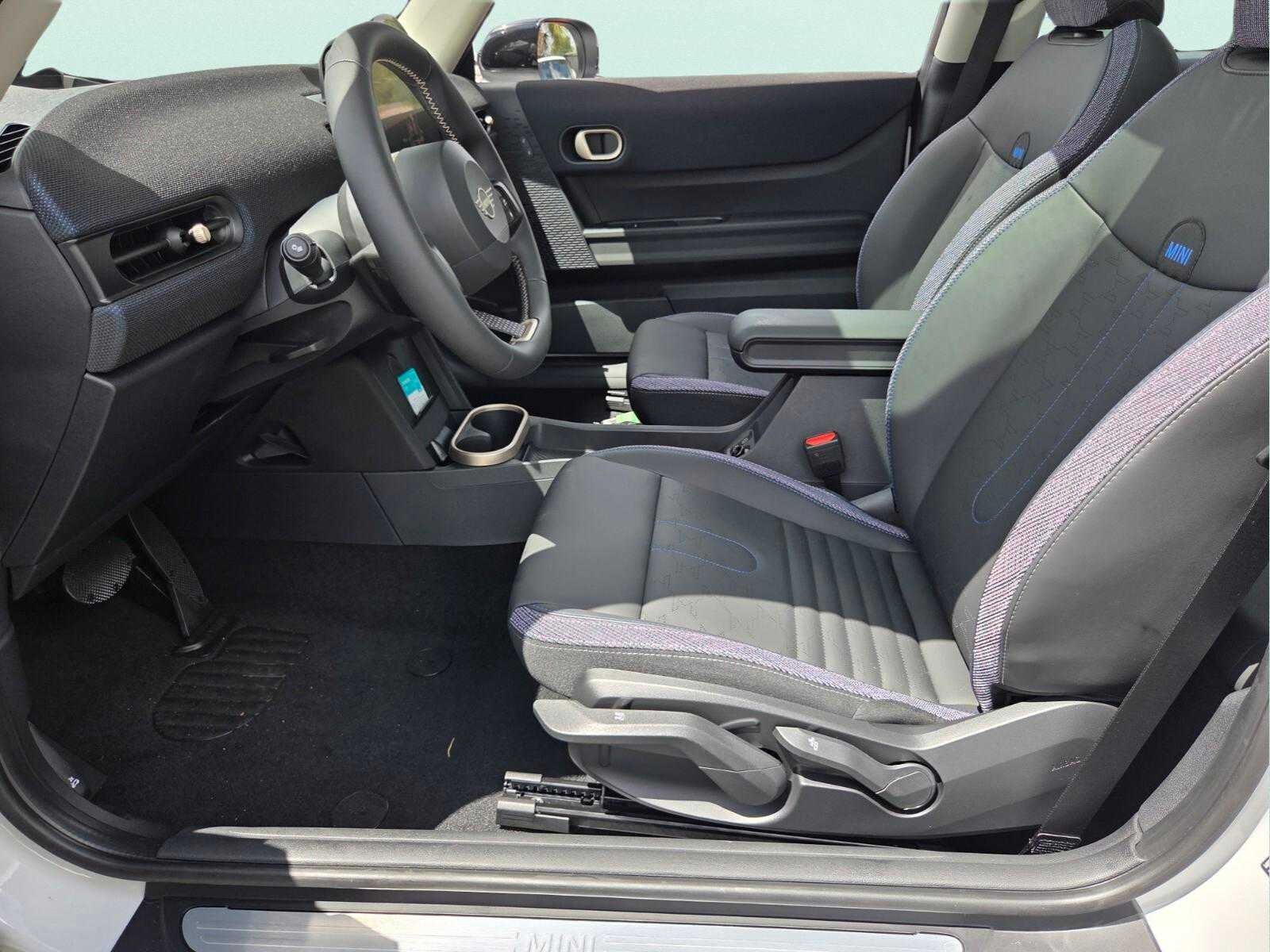 2026 MINI 2 DOOR SIGNATURE PLUS