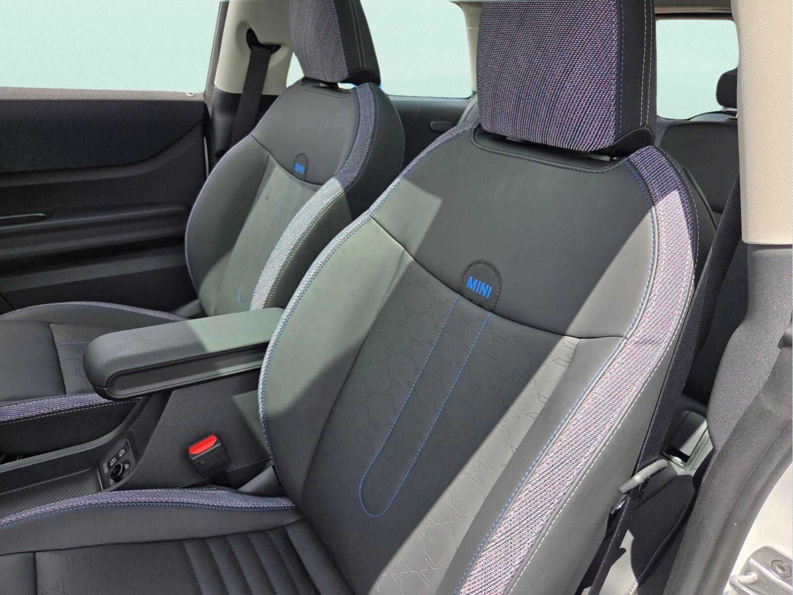2026 MINI 2 DOOR SIGNATURE PLUS