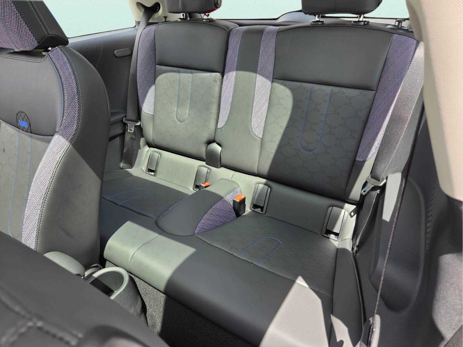 2026 MINI 2 DOOR SIGNATURE PLUS