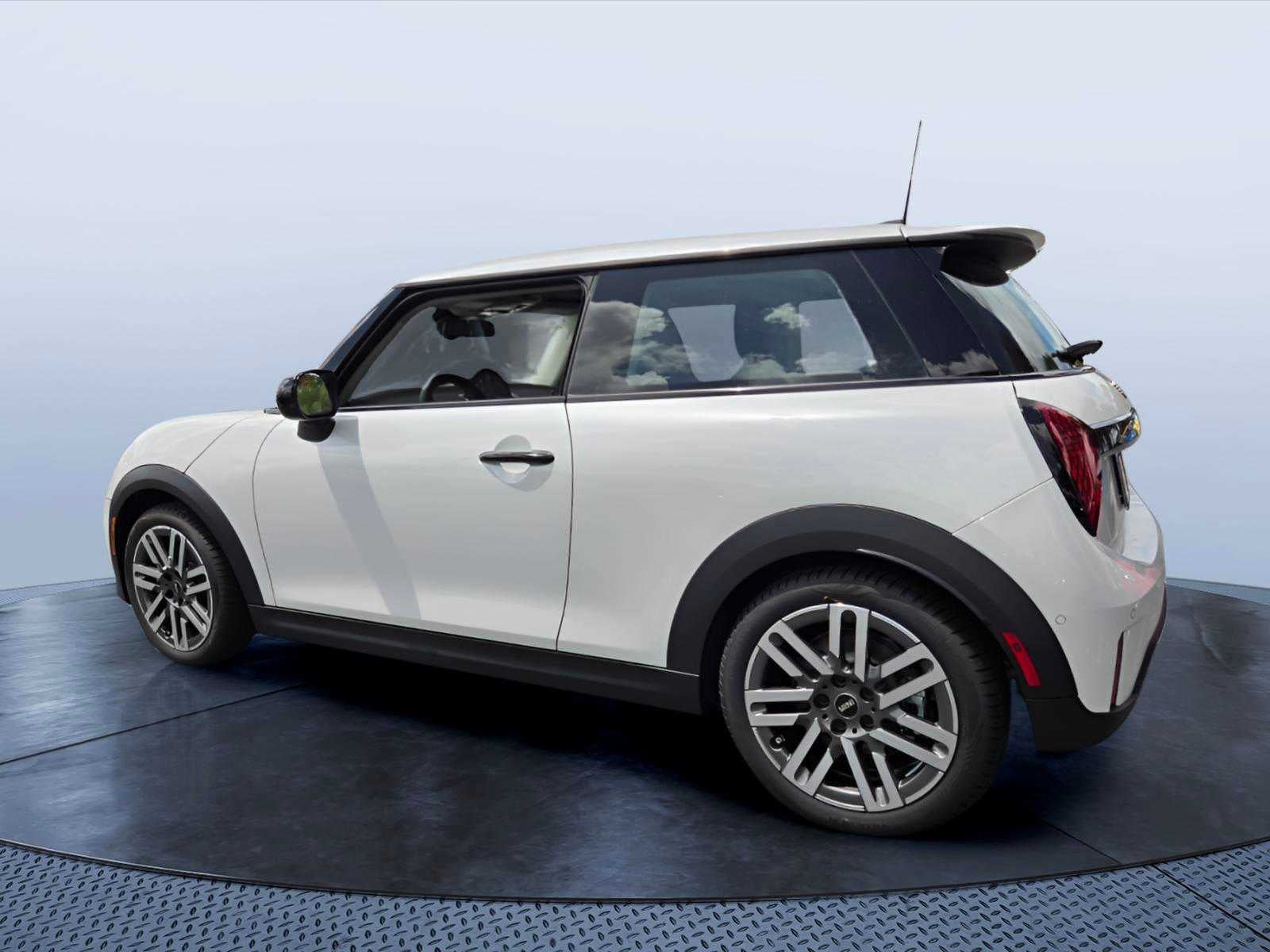 2026 MINI 2 DOOR SIGNATURE PLUS