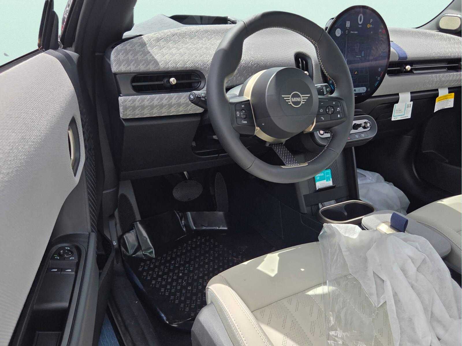 2026 MINI 2 DOOR ICONIC