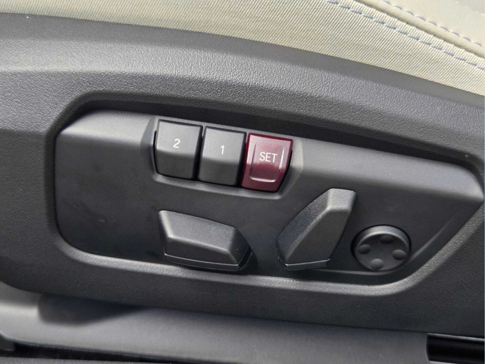 2026 MINI 2 DOOR ICONIC