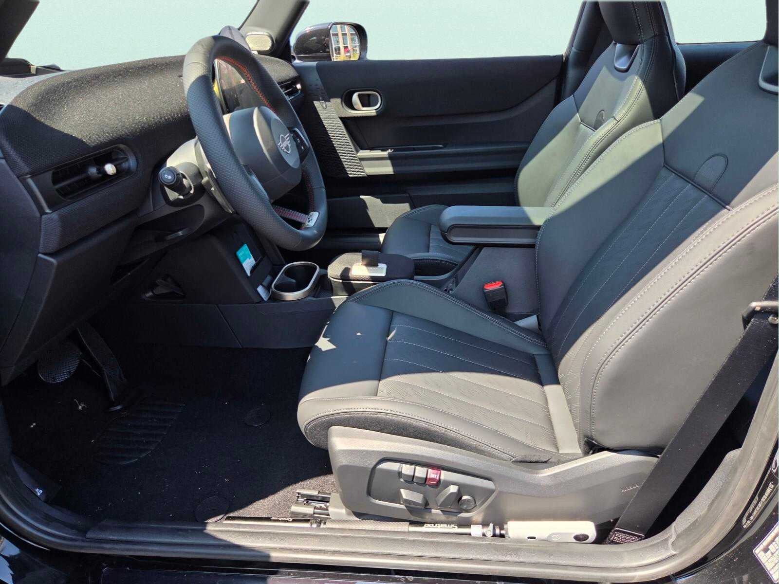 2026 MINI 2 DOOR ICONIC