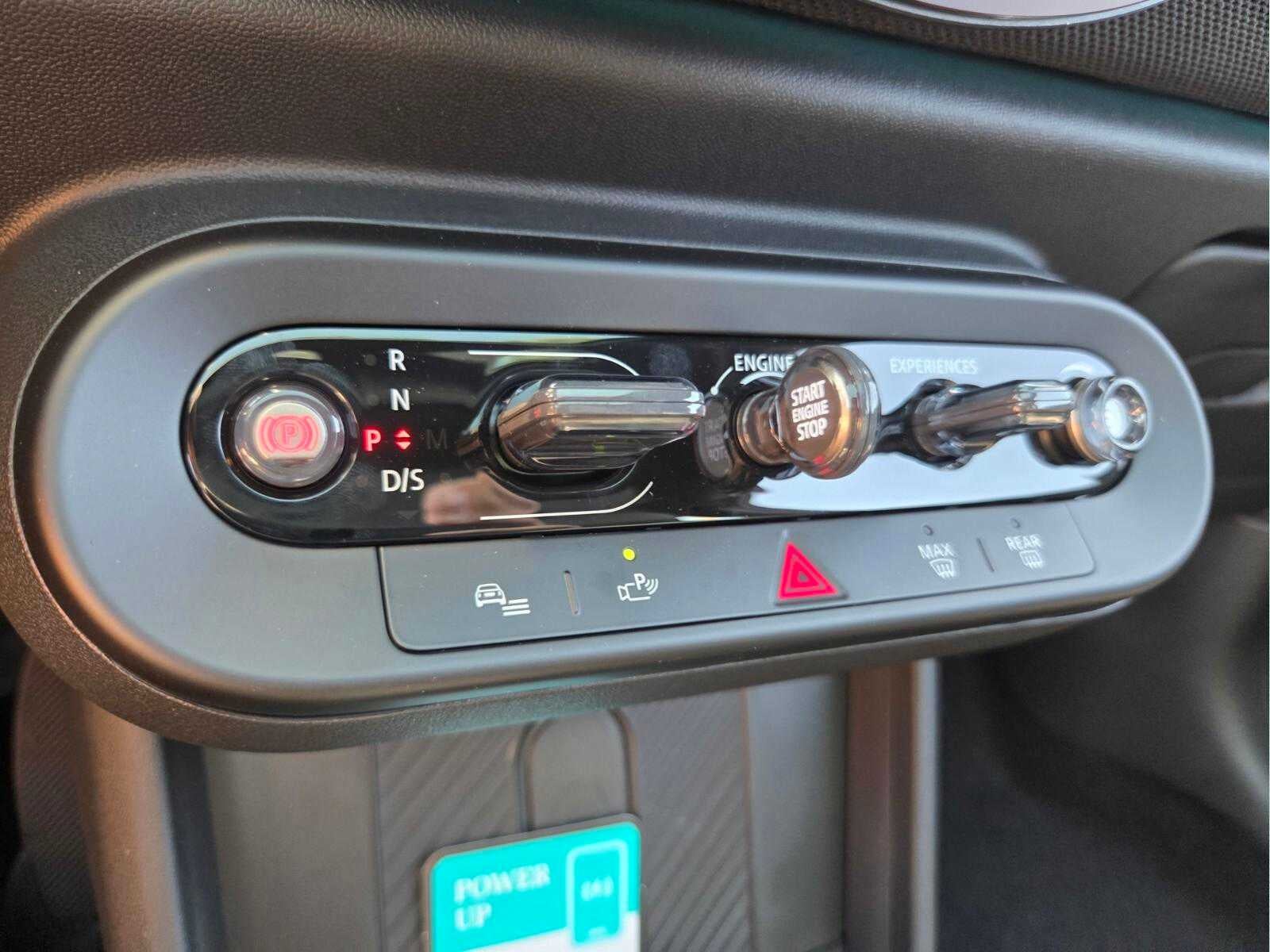 2026 MINI 2 DOOR ICONIC