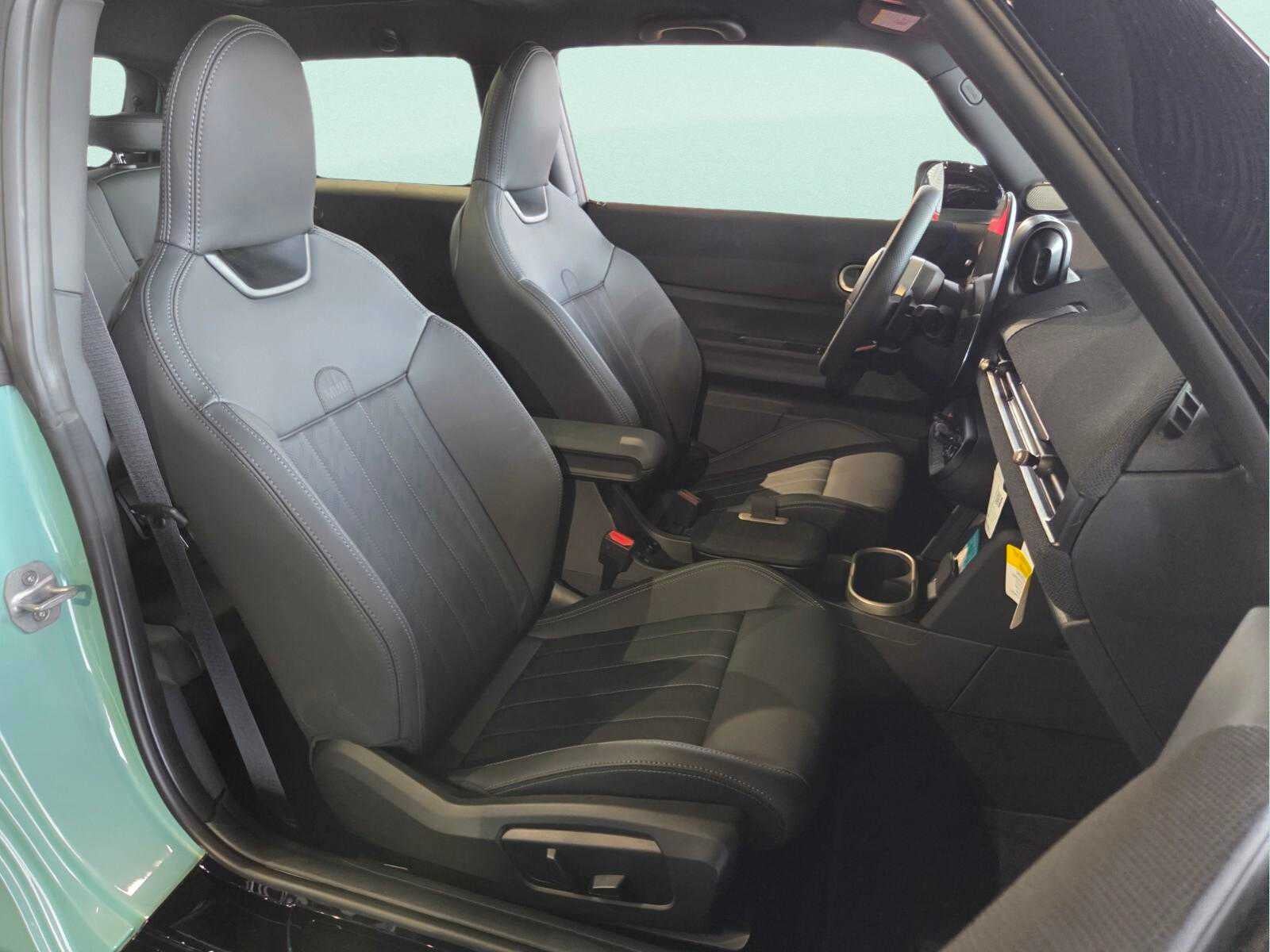 2026 MINI 2 DOOR ICONIC