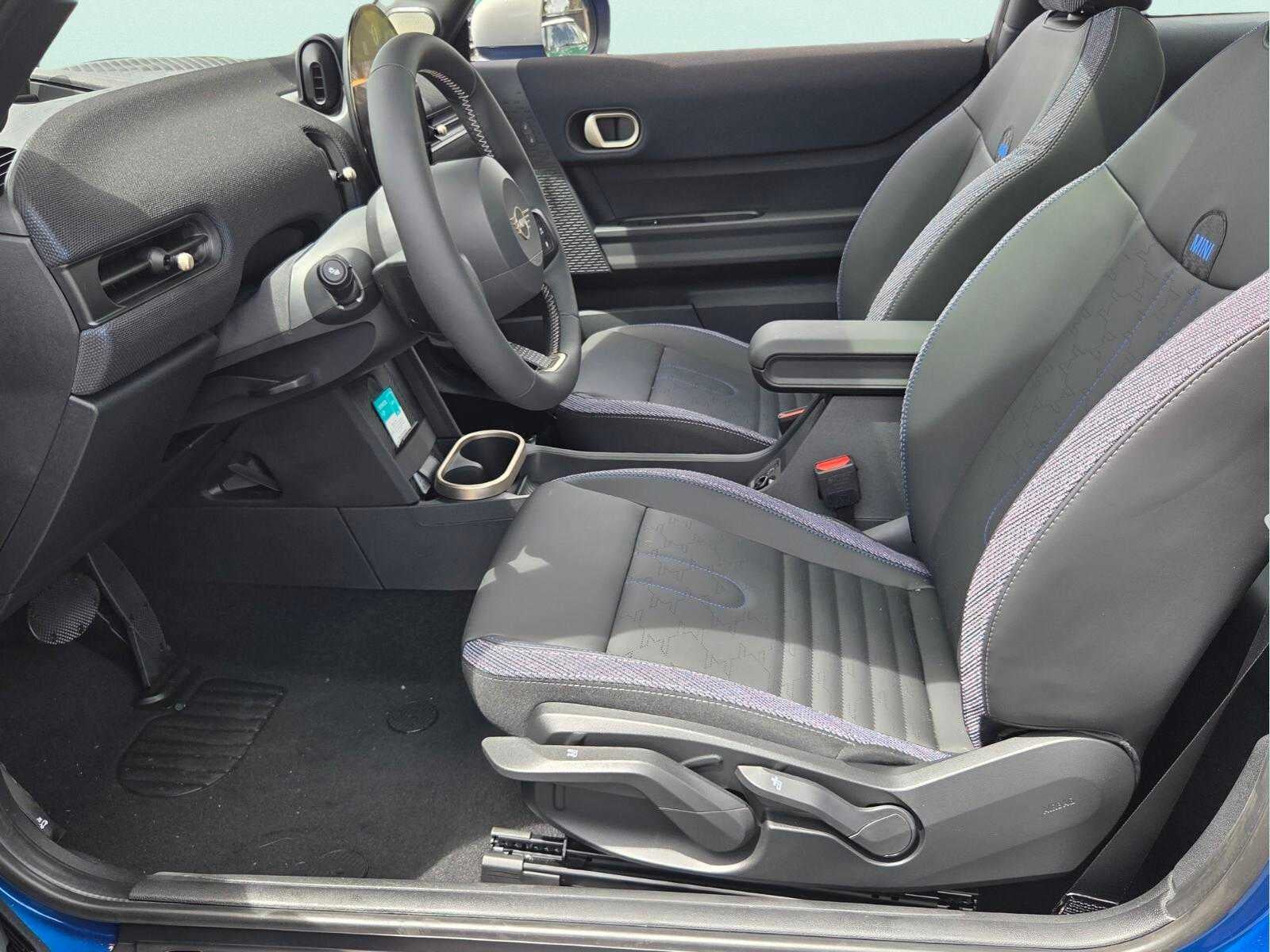 2026 MINI 2 DOOR ICONIC