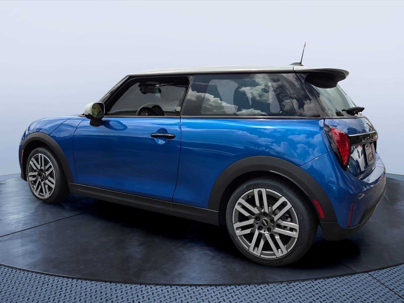 2026 MINI 2 DOOR ICONIC