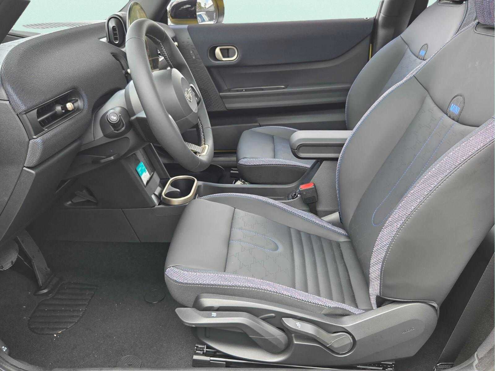 2026 MINI 2 DOOR SIGNATURE PLUS