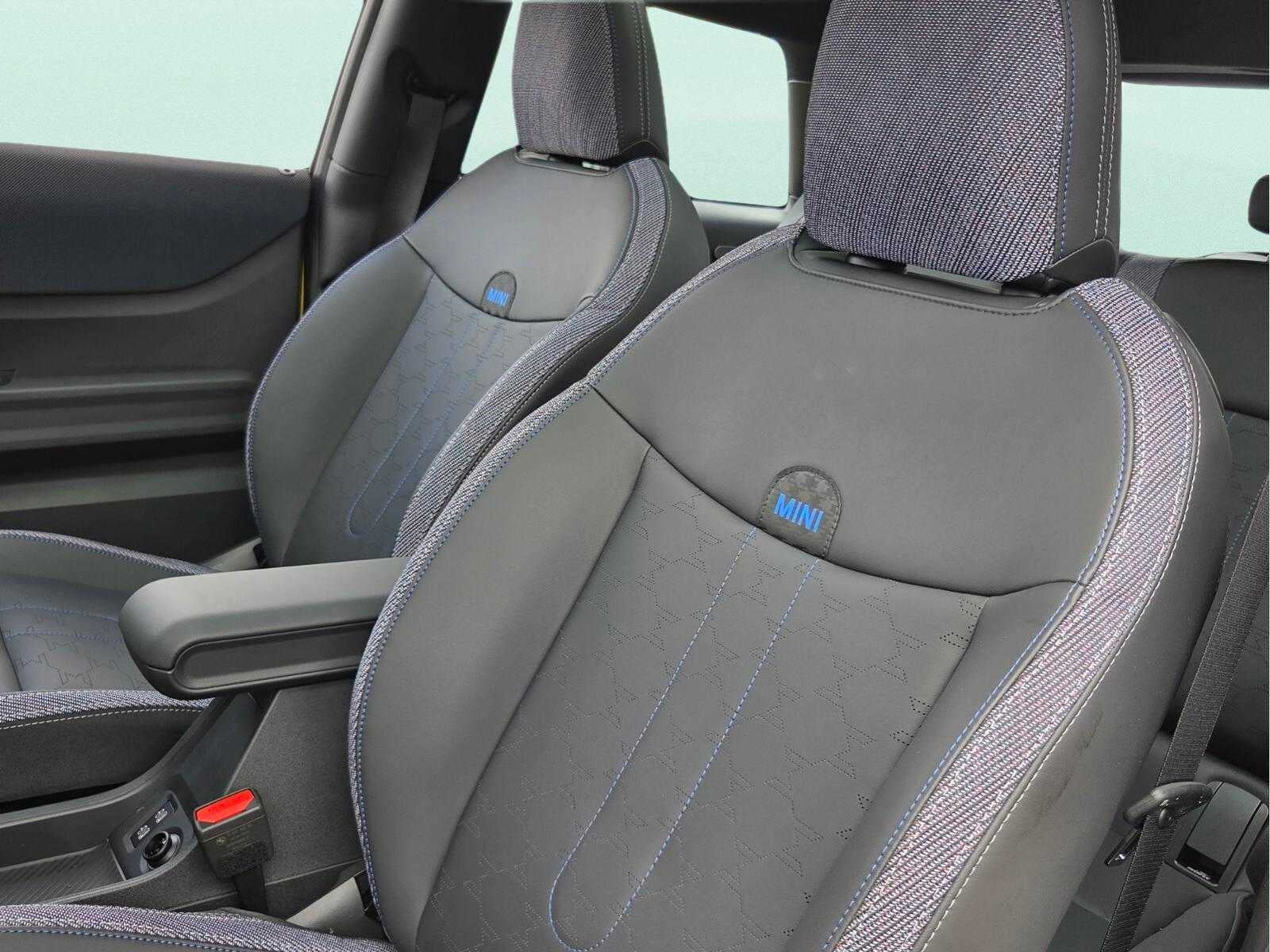 2026 MINI 2 DOOR SIGNATURE PLUS