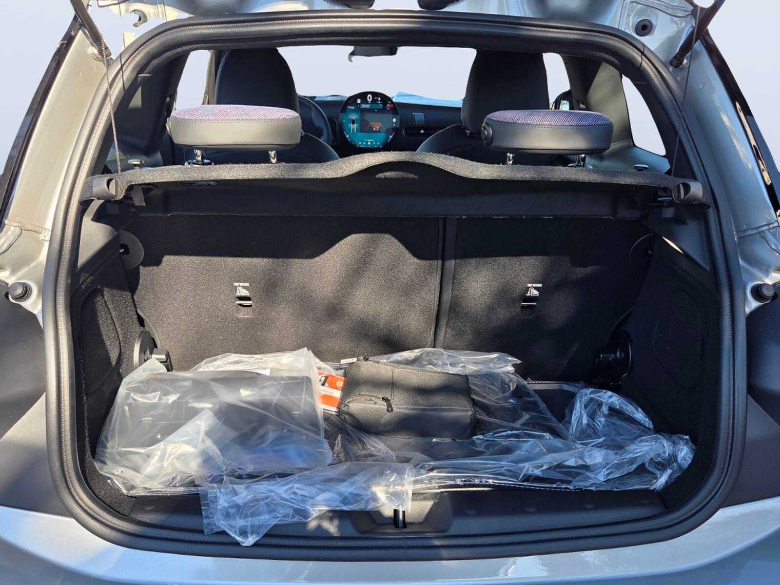 2027 MINI 2 DOOR SIGNATURE PLUS