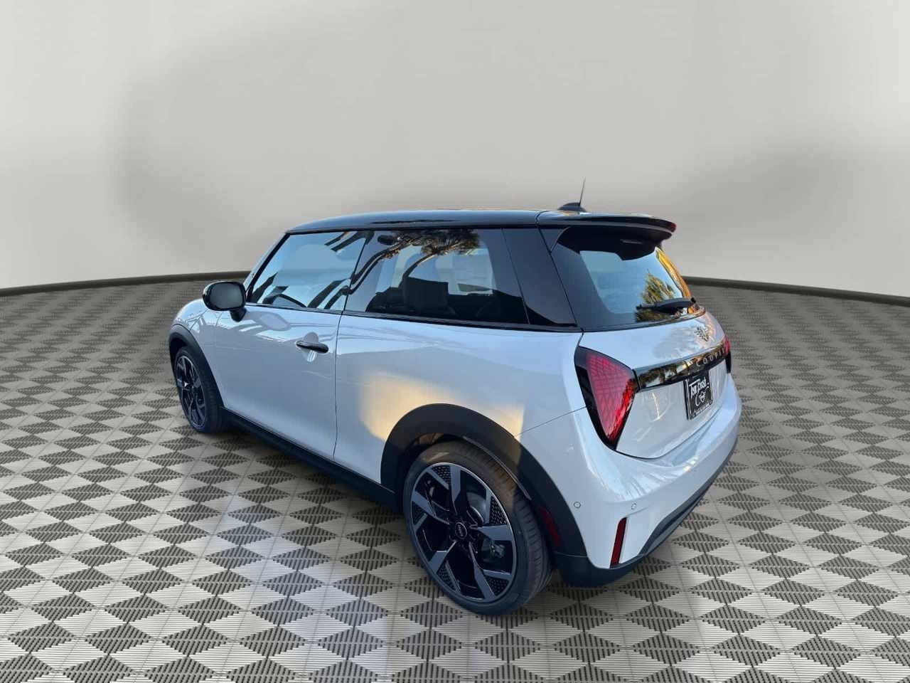 2026 MINI 2 DOOR SIGNATURE PLUS