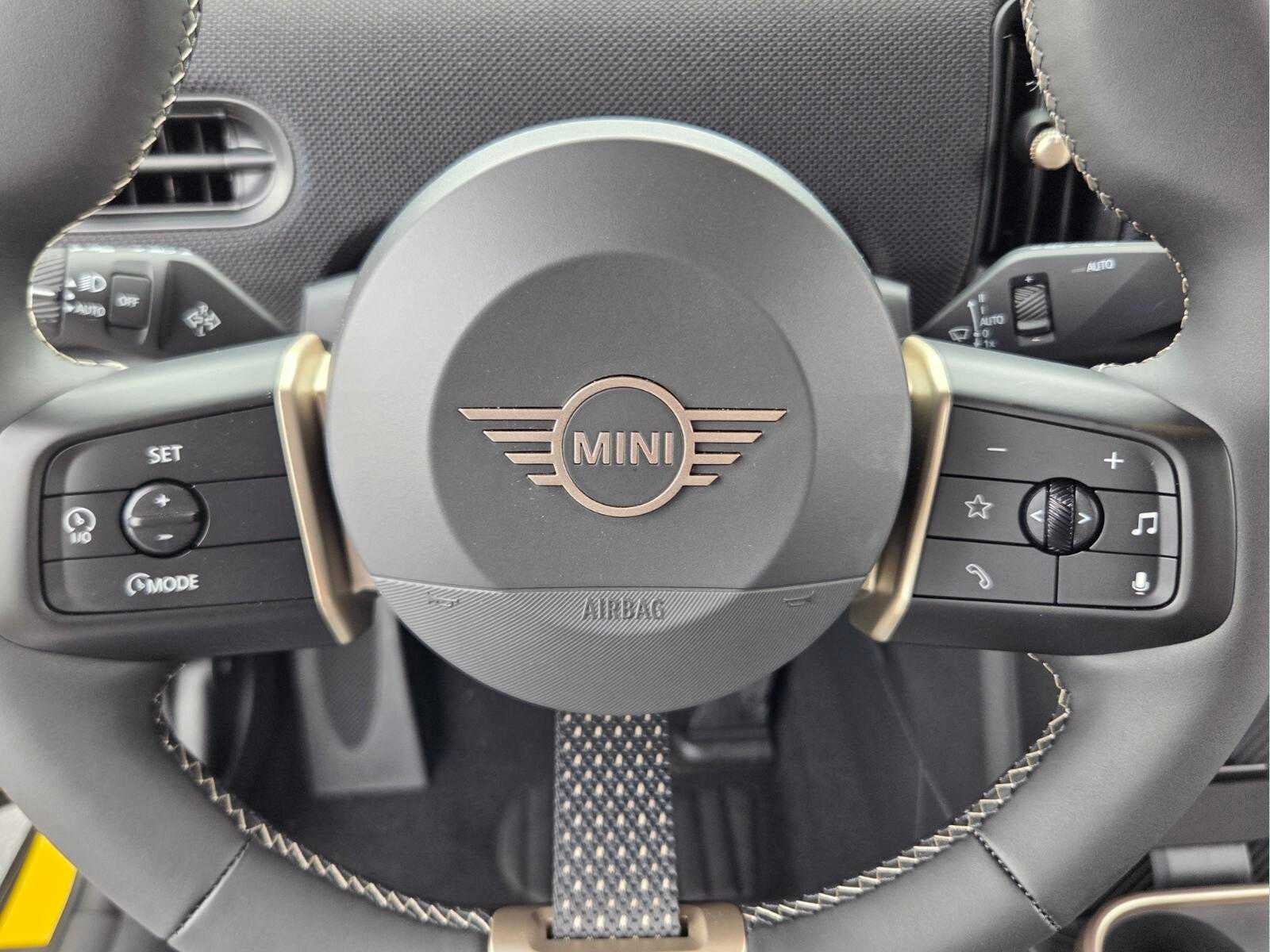 2026 MINI CONVERTIBLE SIGNATURE PLUS