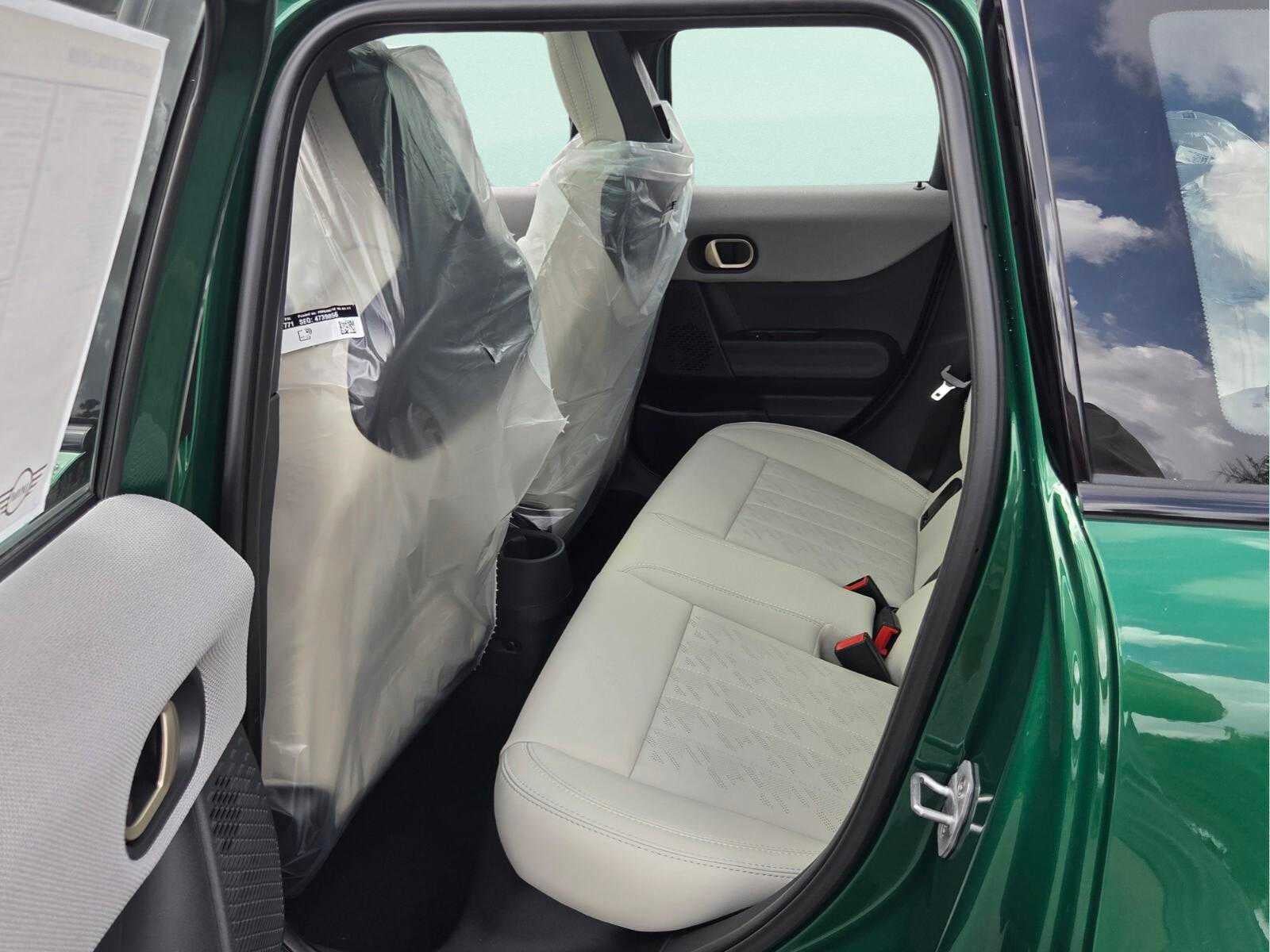 2026 MINI 4 DOOR SIGNATURE PLUS