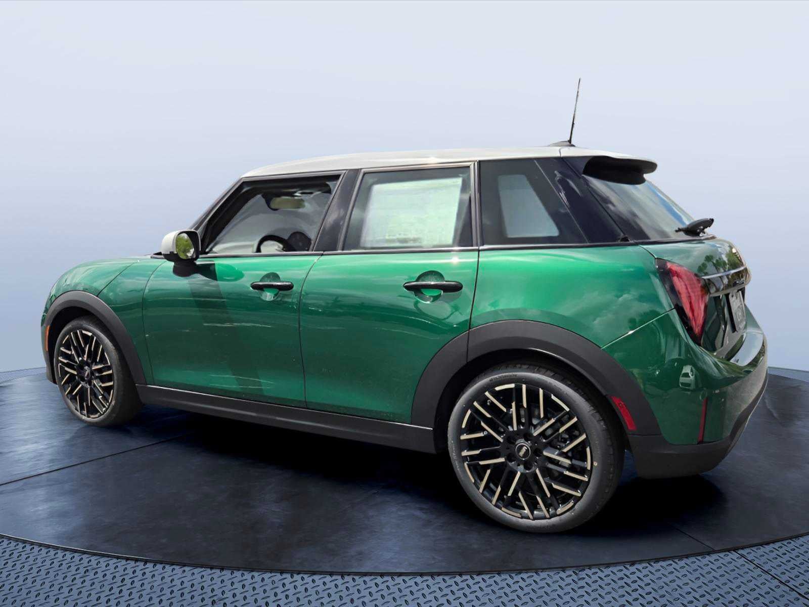 2026 MINI 4 DOOR SIGNATURE PLUS