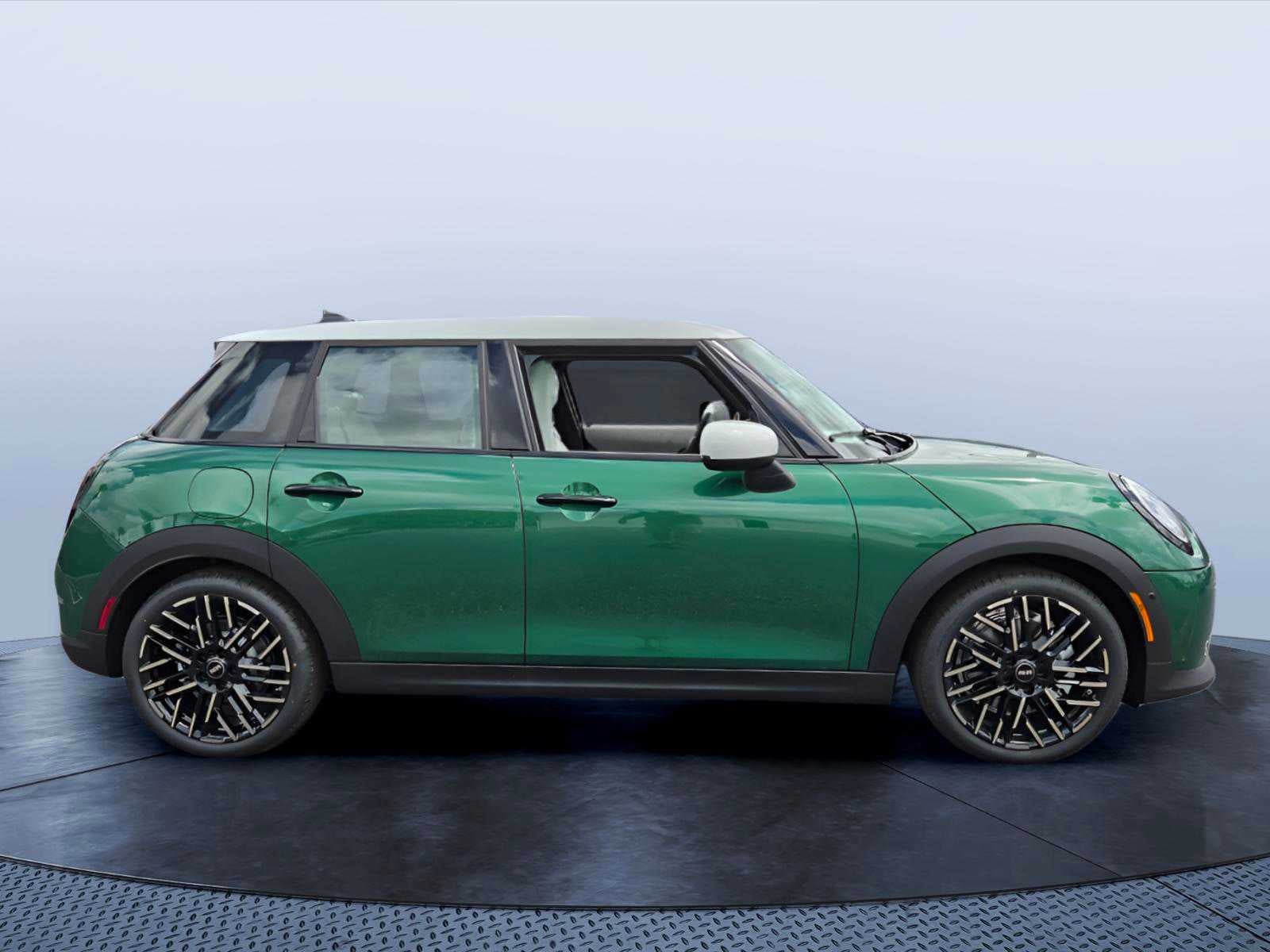 2026 MINI 4 DOOR SIGNATURE PLUS
