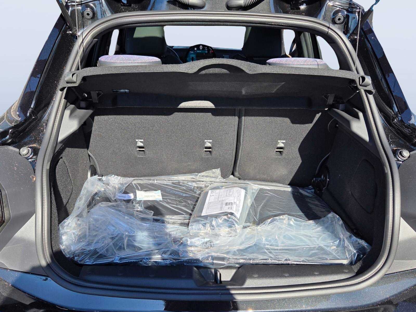 2027 MINI 4 DOOR SIGNATURE PLUS