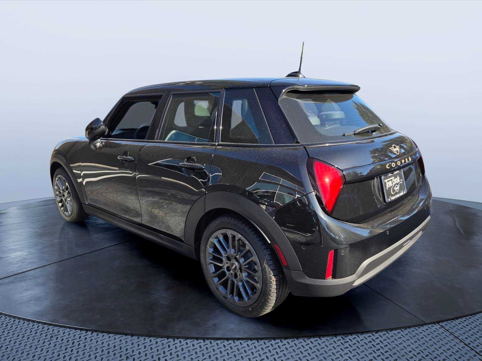 2027 MINI 4 DOOR SIGNATURE PLUS