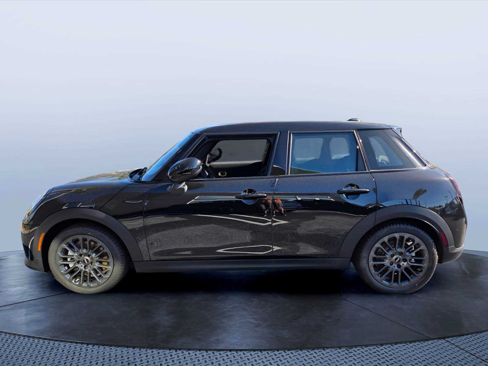 2027 MINI 4 DOOR SIGNATURE PLUS
