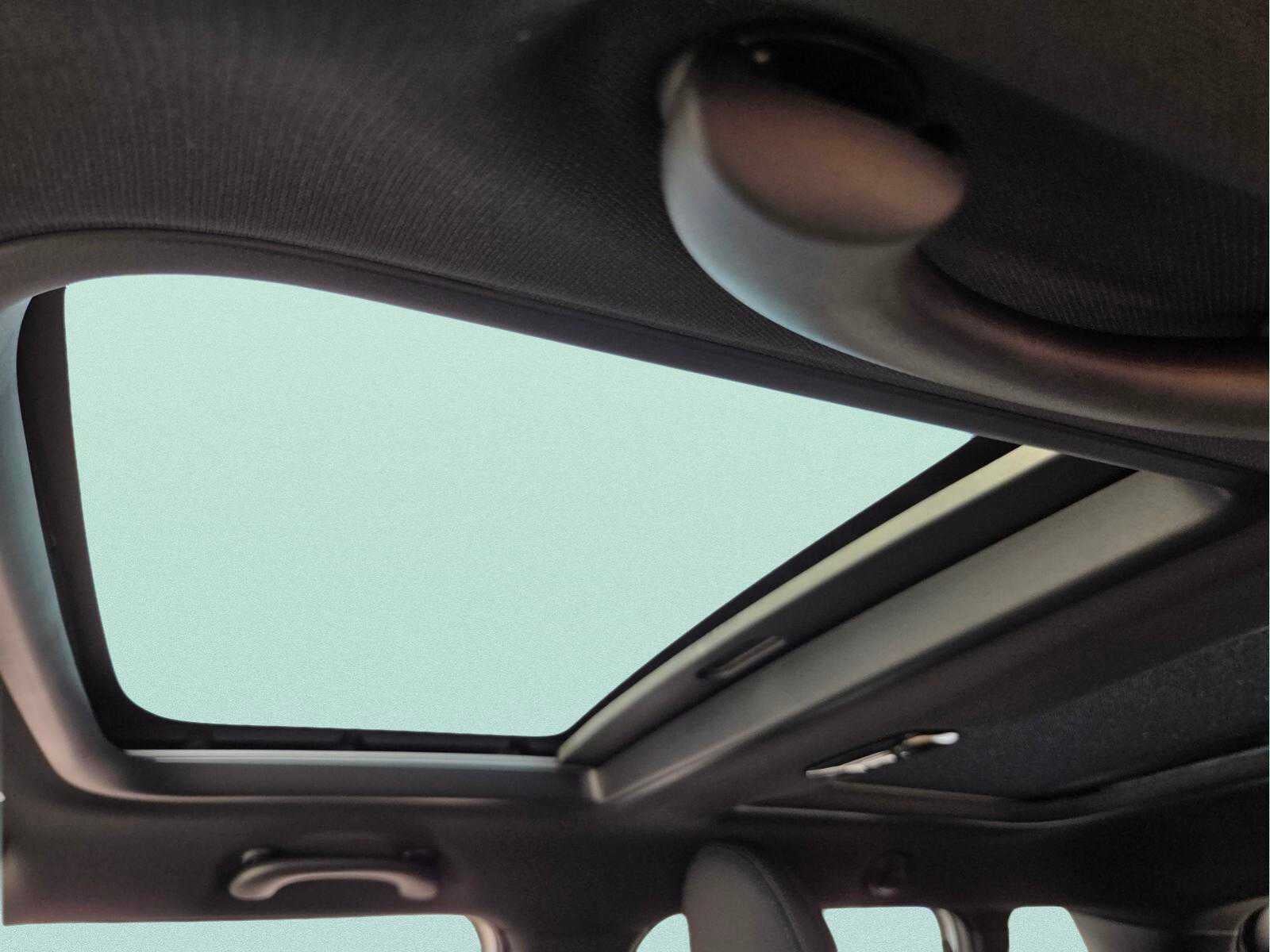 2026 MINI 4 DOOR ICONIC
