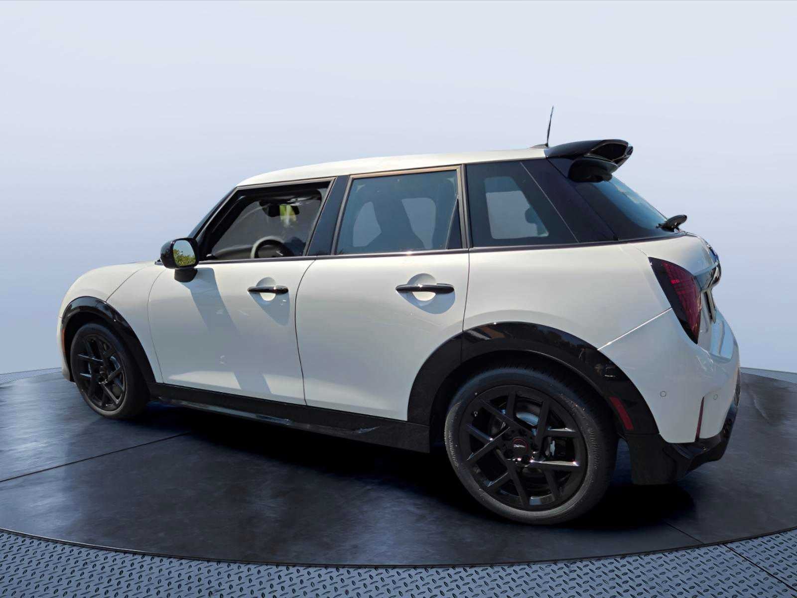 2026 MINI 4 DOOR ICONIC