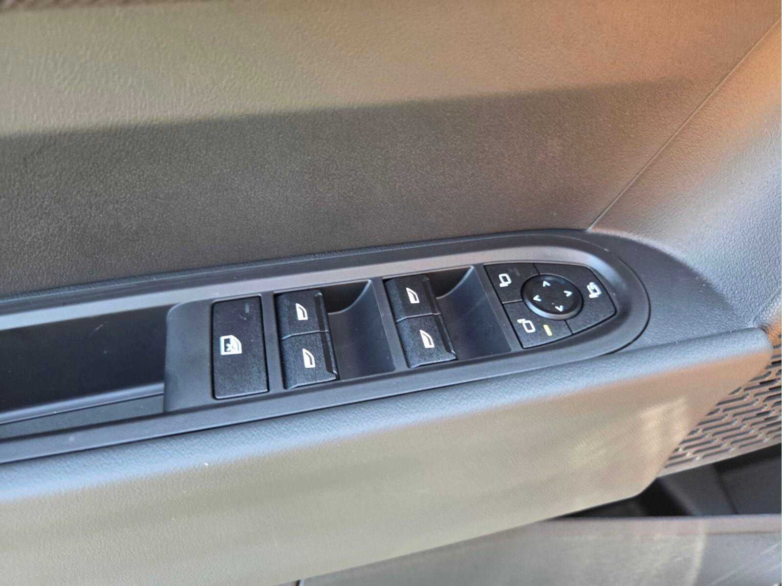 2026 MINI 4 DOOR SIGNATURE PLUS