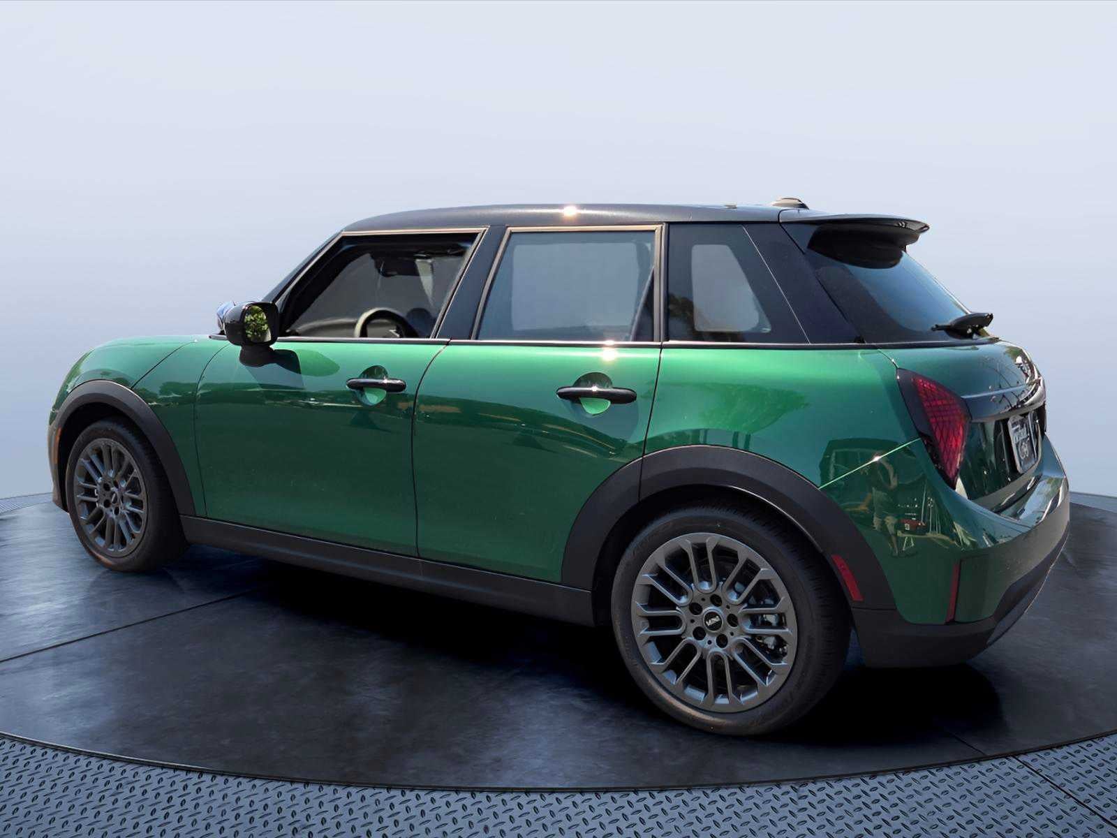 2026 MINI 4 DOOR SIGNATURE PLUS