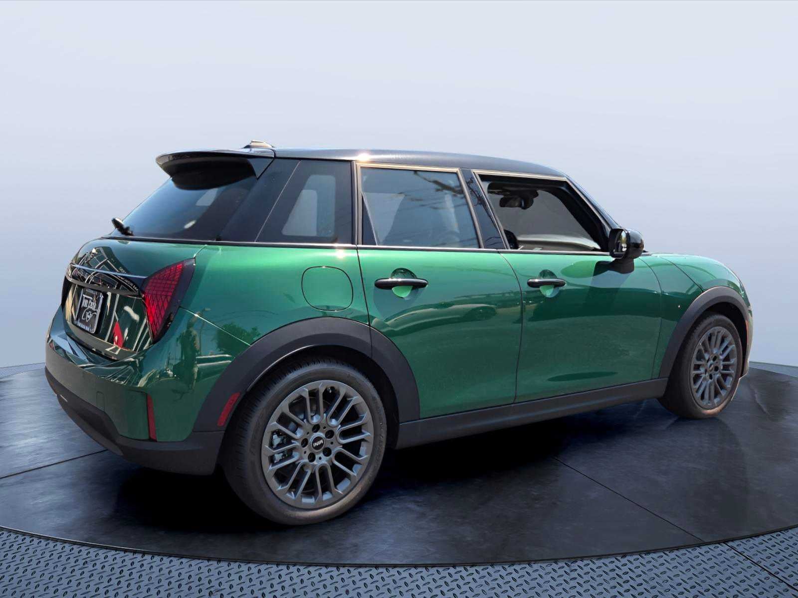 2026 MINI 4 DOOR SIGNATURE PLUS