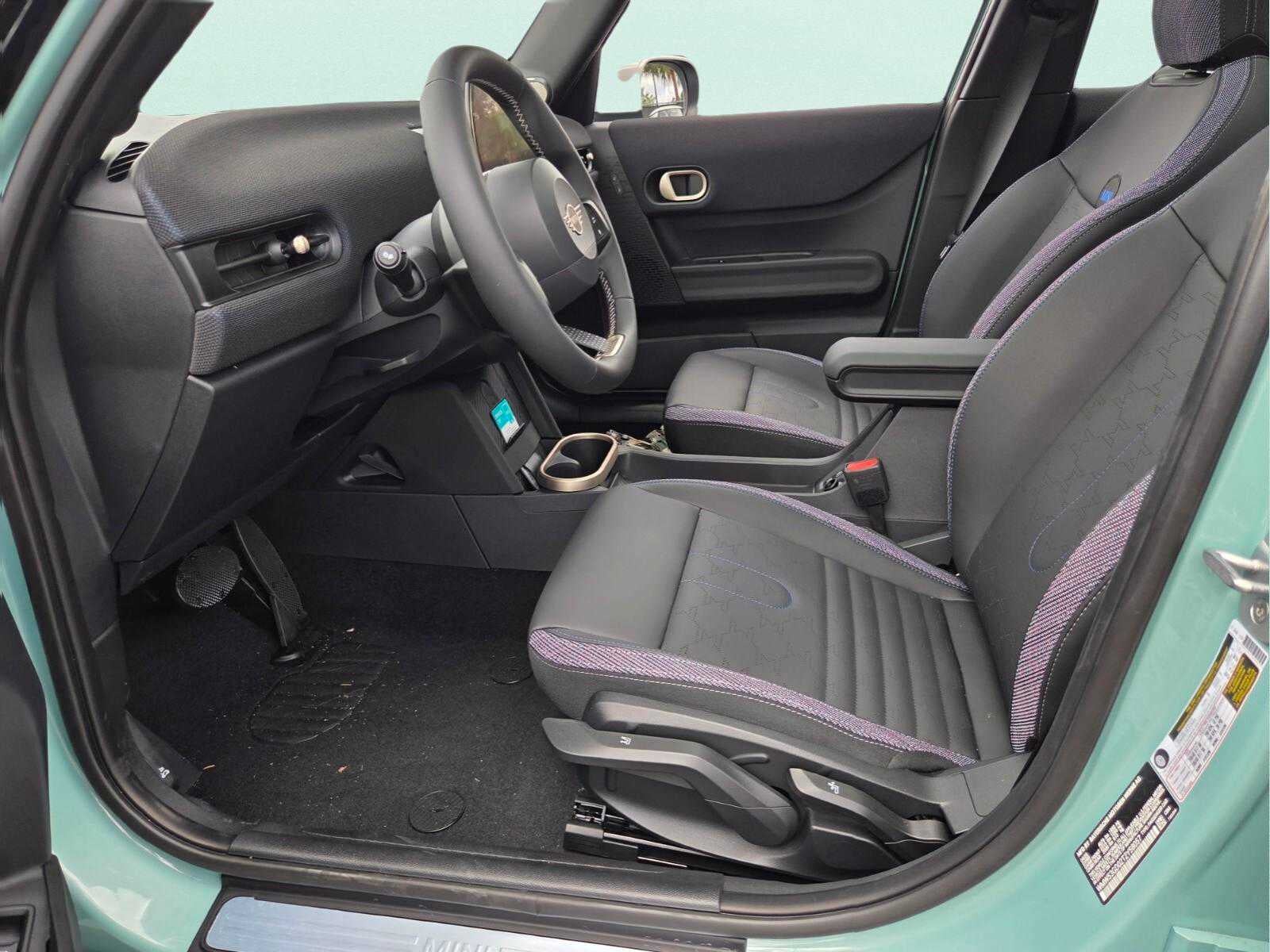 2026 MINI 4 DOOR ICONIC