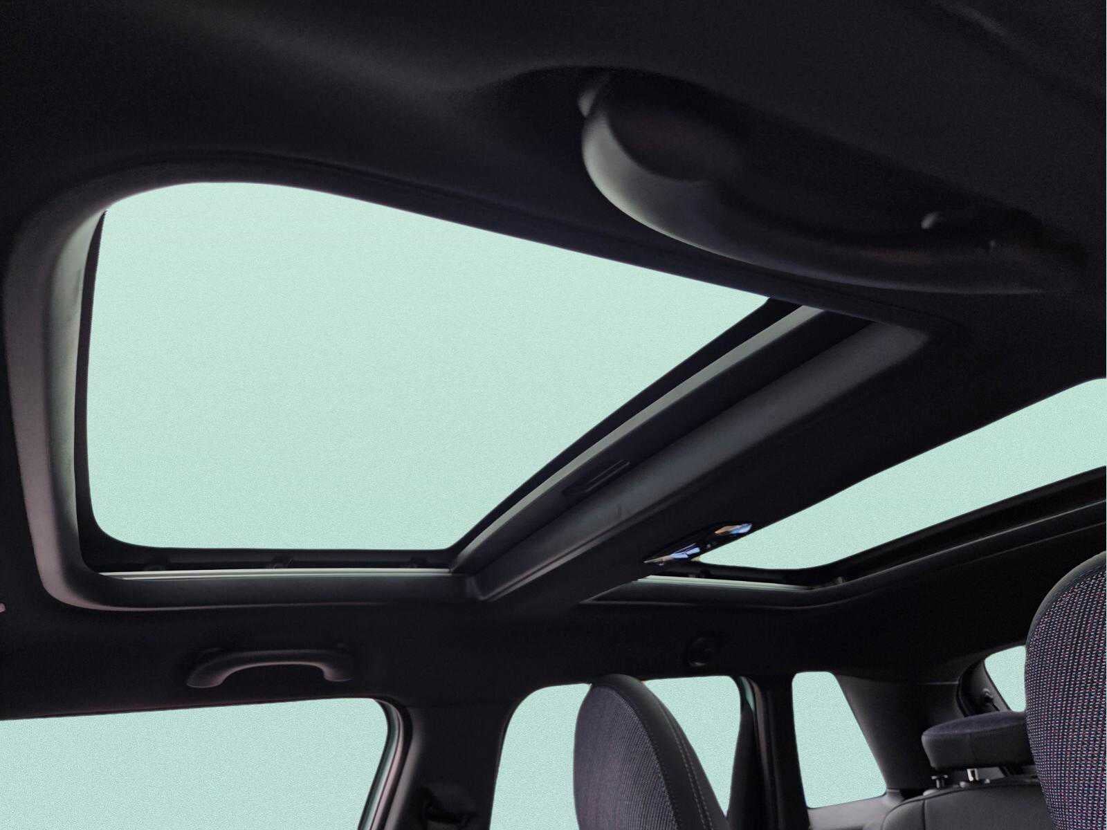 2026 MINI 4 DOOR ICONIC