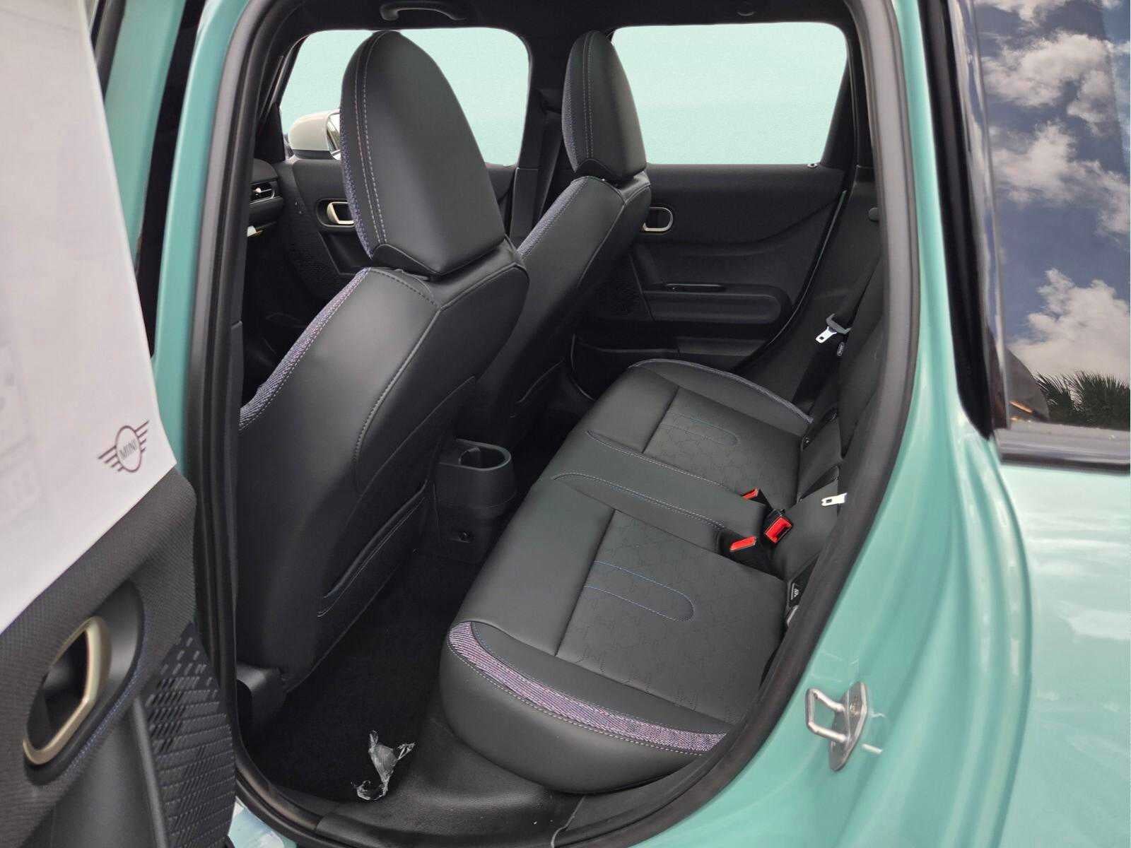 2026 MINI 4 DOOR ICONIC
