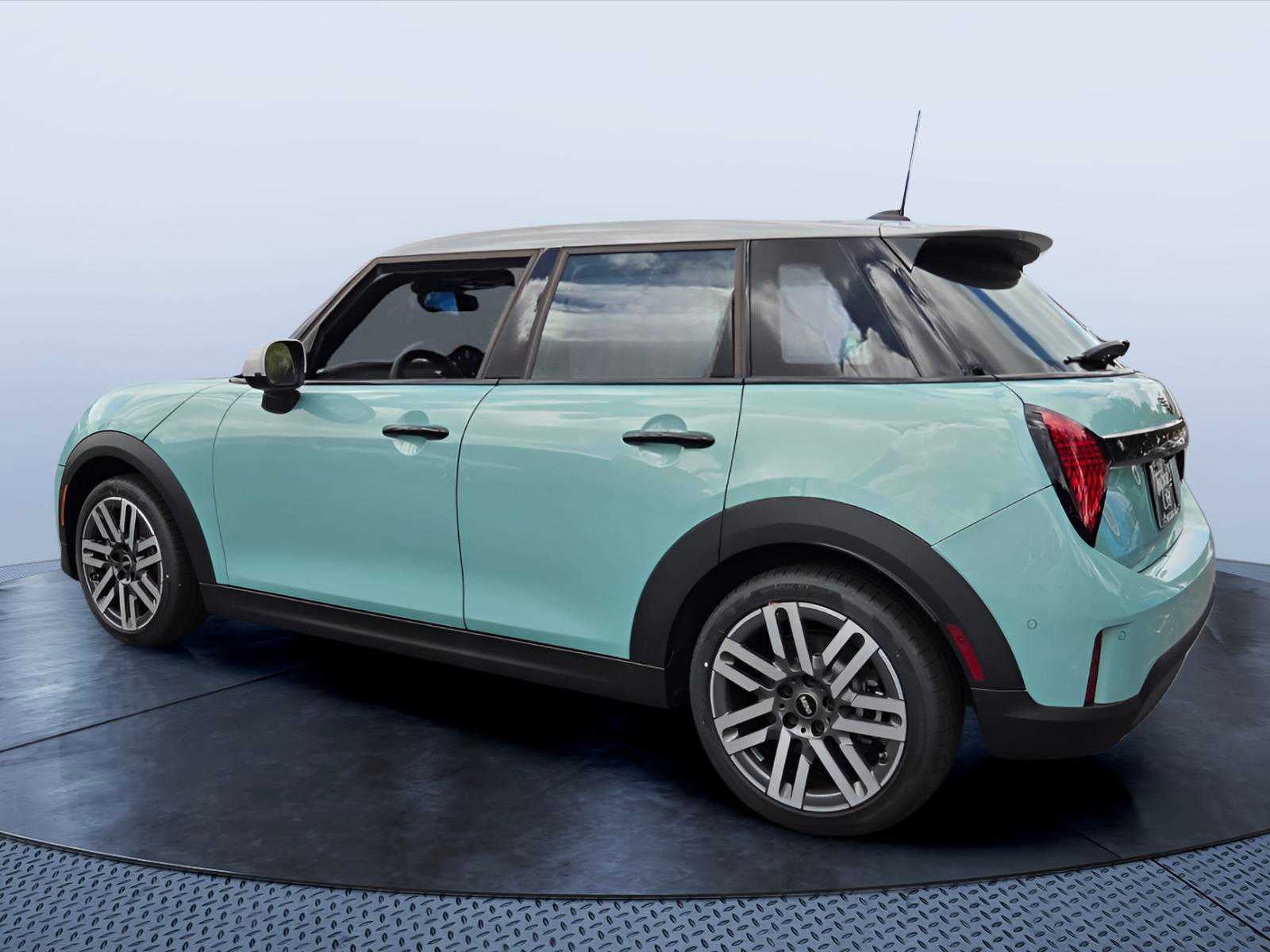 2026 MINI 4 DOOR ICONIC