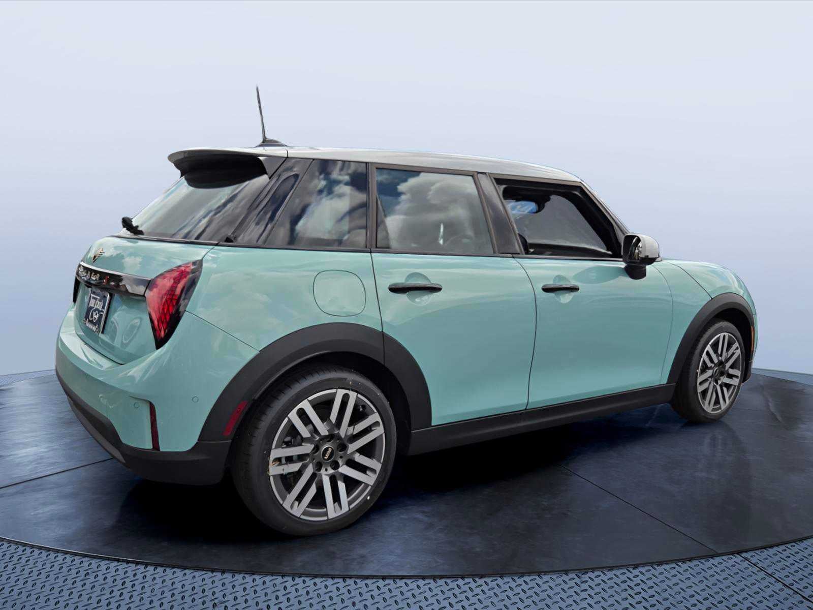 2026 MINI 4 DOOR ICONIC