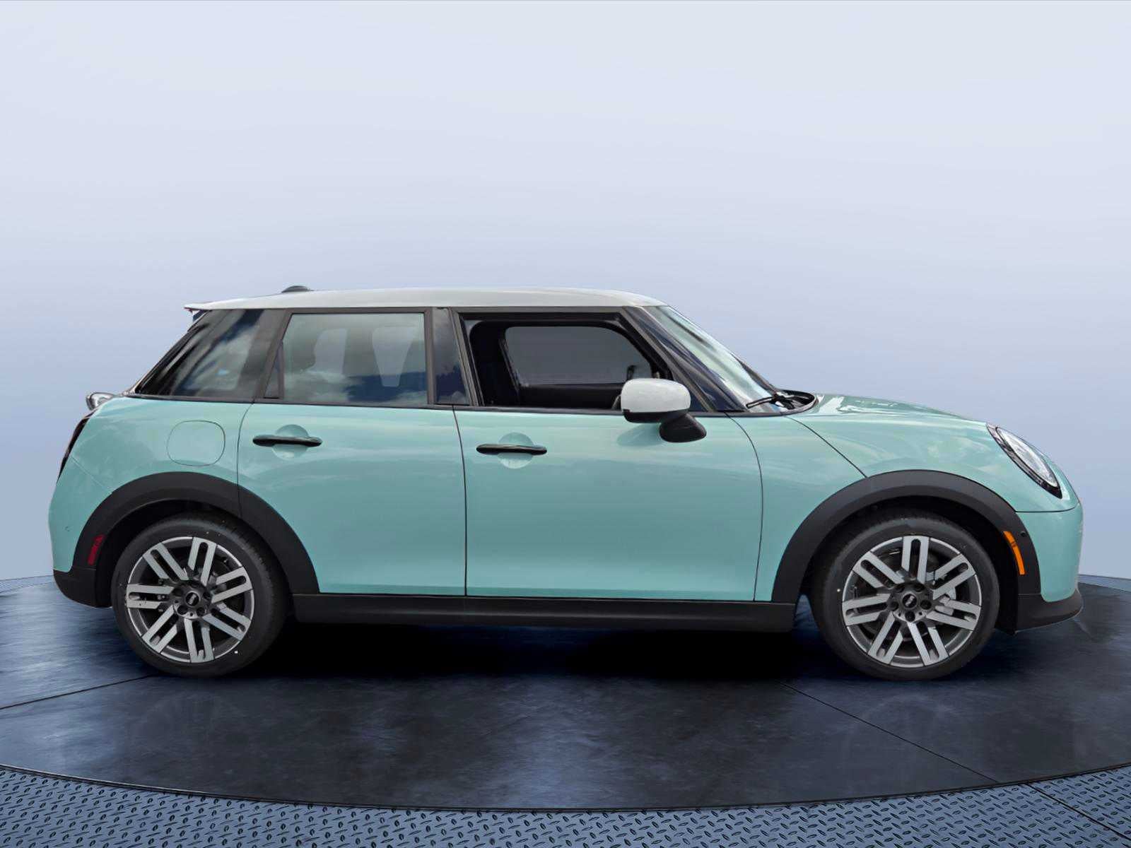 2026 MINI 4 DOOR ICONIC