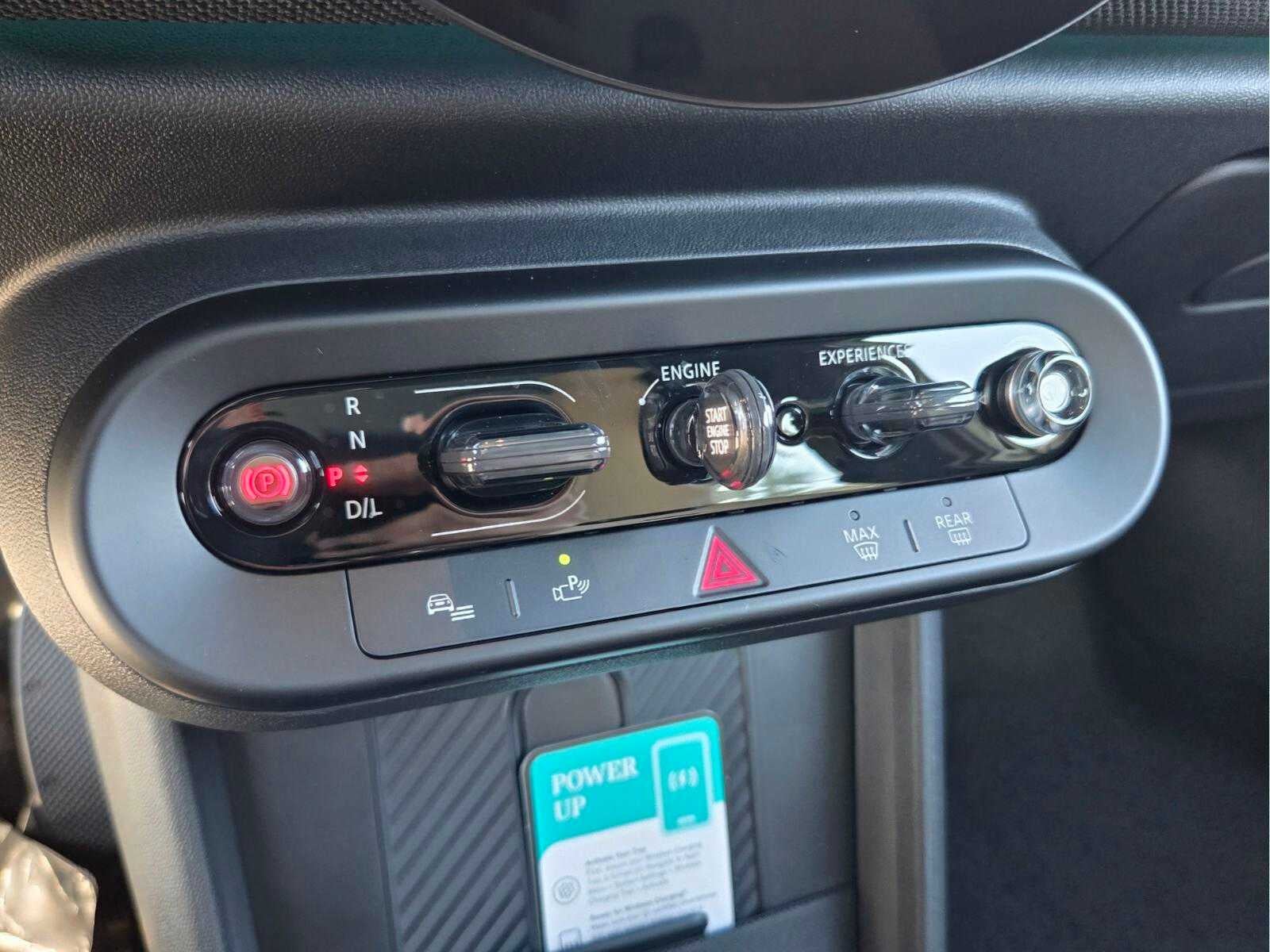 2027 MINI 4 DOOR ICONIC