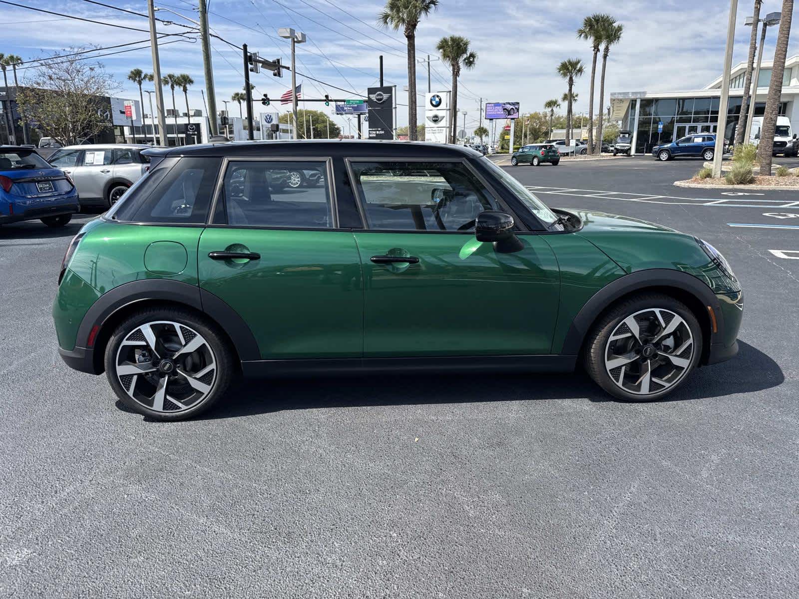 2026 MINI 4 DOOR ICONIC