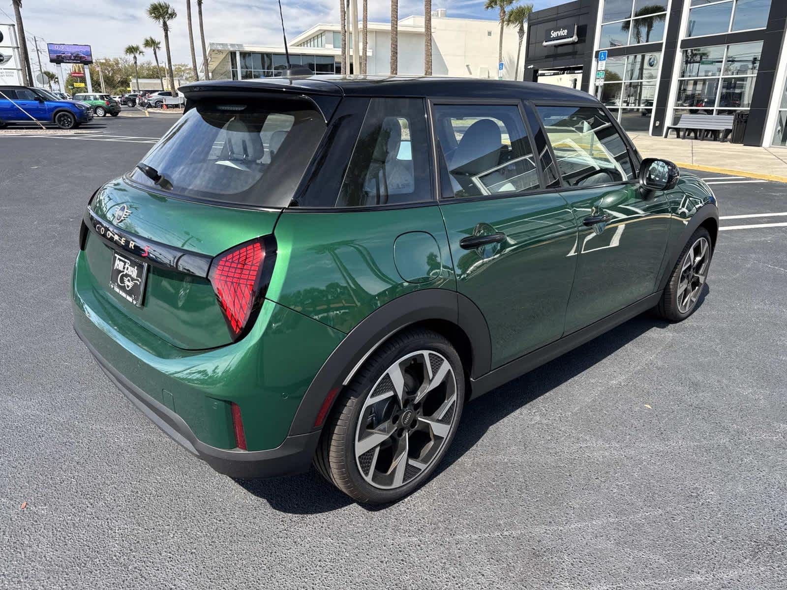 2026 MINI 4 DOOR ICONIC