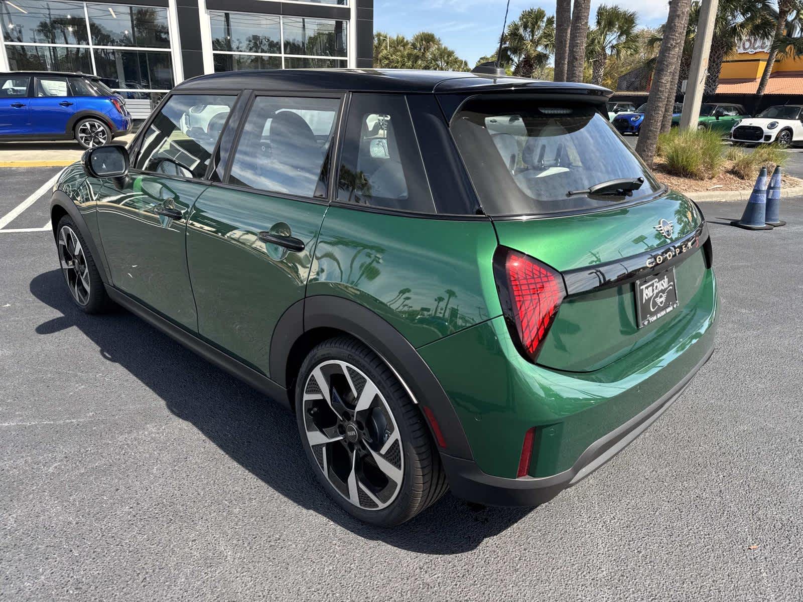 2026 MINI 4 DOOR ICONIC