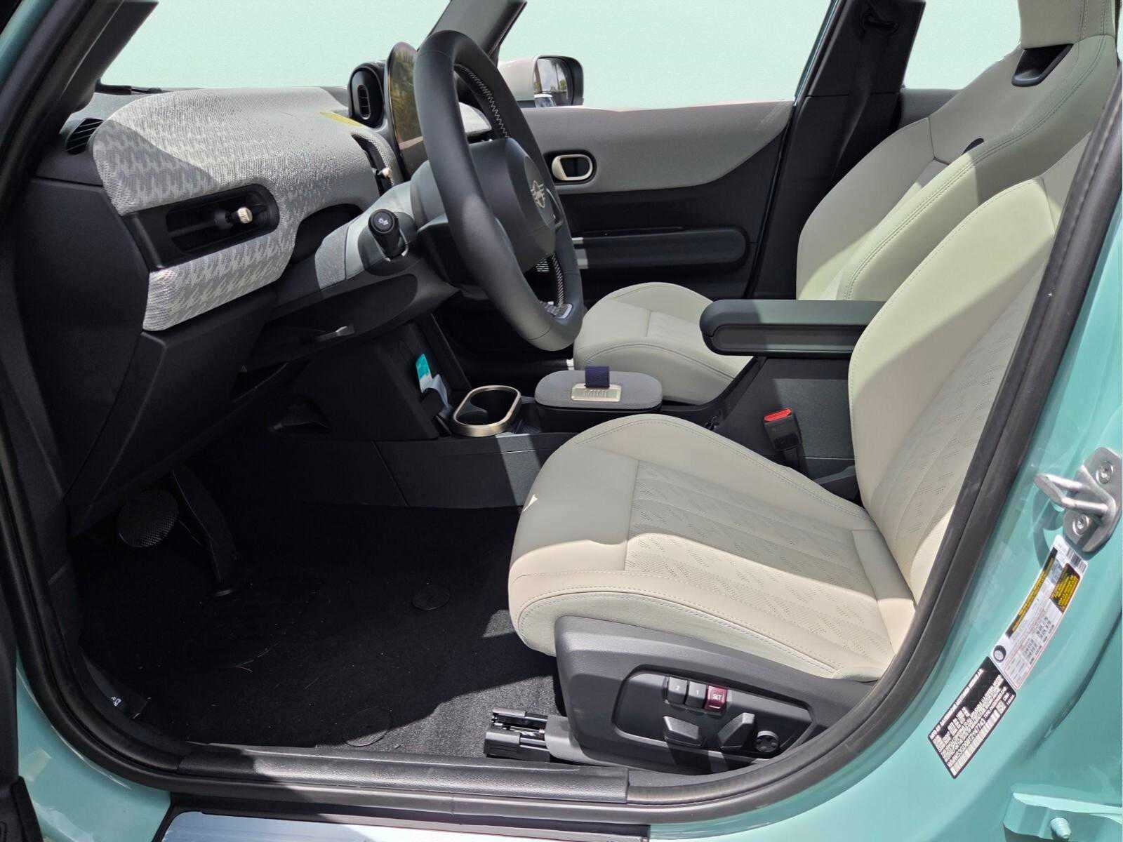 2026 MINI 4 DOOR SIGNATURE PLUS