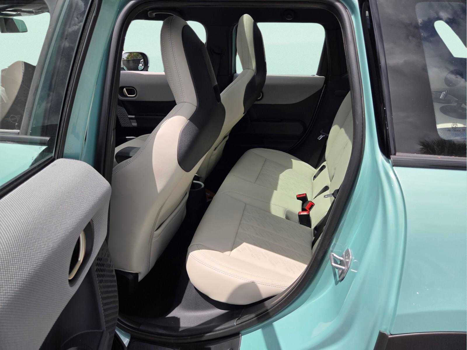 2026 MINI 4 DOOR SIGNATURE PLUS
