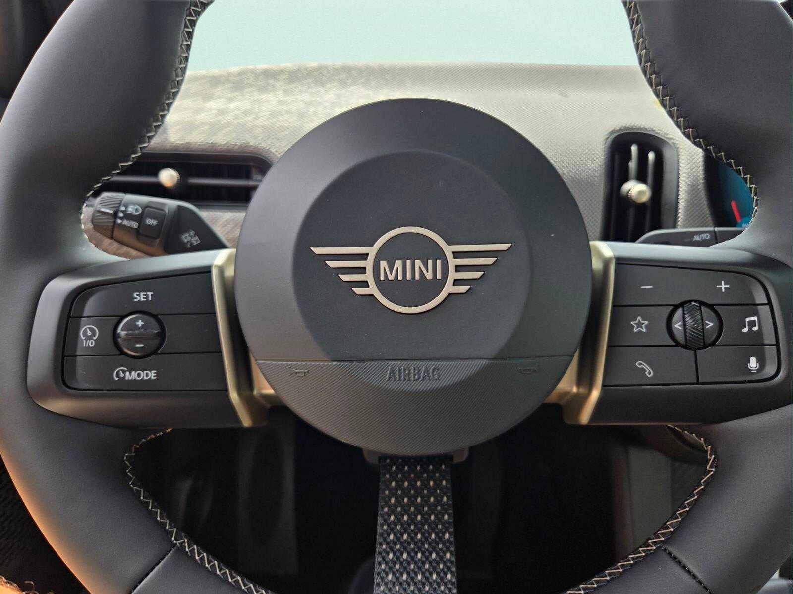 2026 MINI 4 DOOR SIGNATURE PLUS