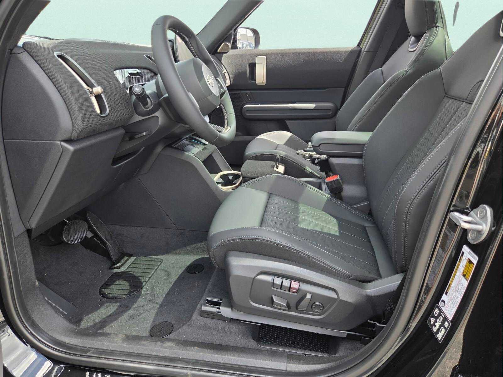 2027 MINI COUNTRYMAN ICONIC