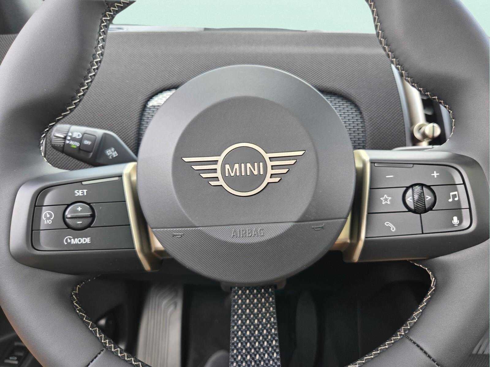 2027 MINI COUNTRYMAN ICONIC
