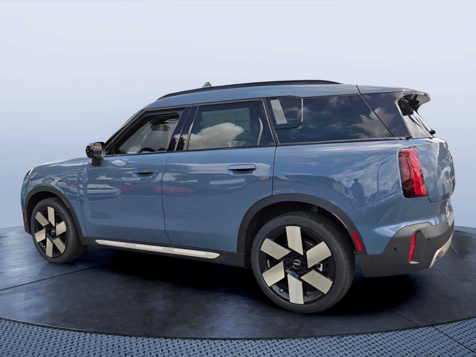 2027 MINI COUNTRYMAN ICONIC