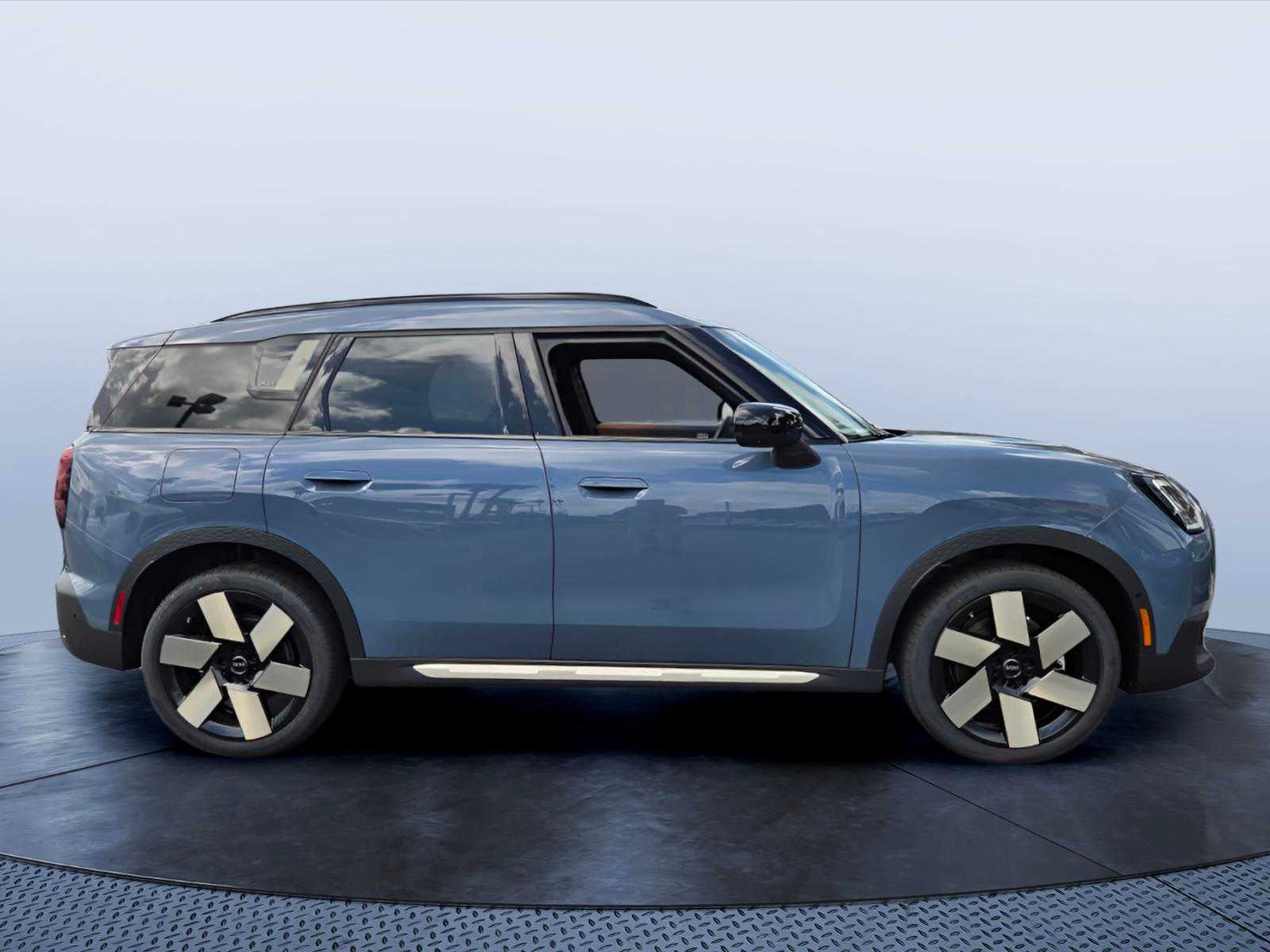2027 MINI COUNTRYMAN ICONIC